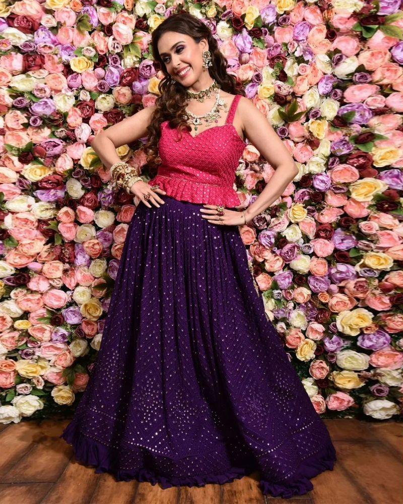 Lehenga in matte finish, Lehenga for cultural dance, Lehenga with silk dupatta, Lehenga for evening function, Lehenga with embroidered hem, Lehenga in bright red, Lehenga for theme-based party, Lehenga with A-line skirt, Lehenga for traditional wedding, Trendy Lehenga choli designs